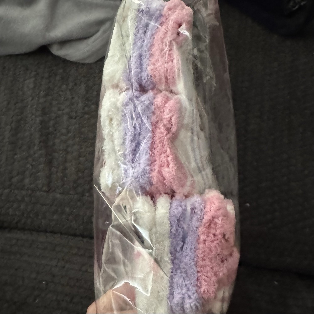 NWT 45 Pairs Fuzzy Slipper Socks Vince Camuto Multi‎ Packs Gift - Picture 8 of 8